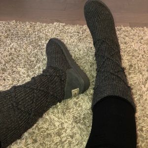 gray knit uggs